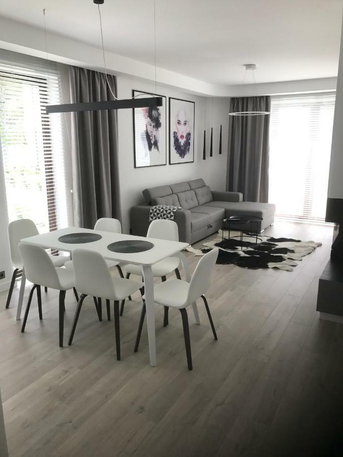 Apartament Baltica Z Ogrodkiem - W Ustronnym Miejscu Tuz Przy Plazy Rogowo  Eksteriør billede