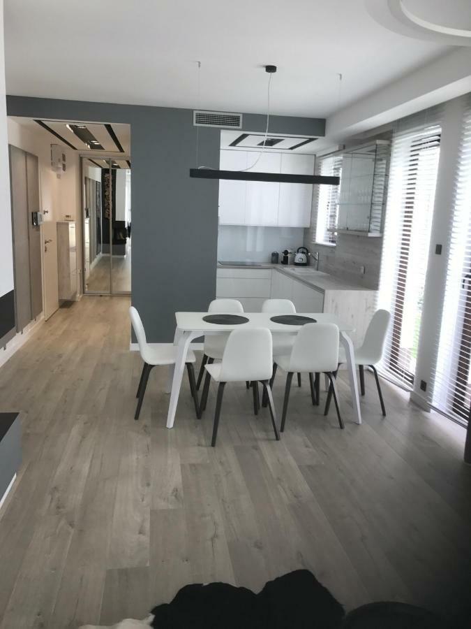 Apartament Baltica Z Ogrodkiem - W Ustronnym Miejscu Tuz Przy Plazy Rogowo  Eksteriør billede